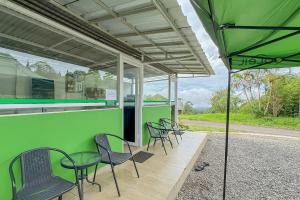 RedDoorz near Dusun Bambu Resort