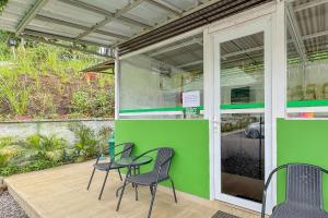 RedDoorz near Dusun Bambu Resort