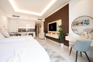 Outstanding New Studio With 2 Double Beds,In Downtown