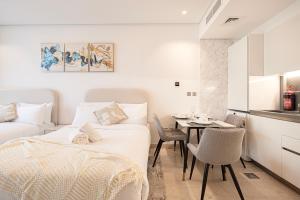 Outstanding New Studio With 2 Double Beds,In Downtown