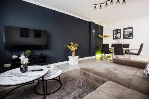 bold & black - balcony - Netflix - Wifi - 5 Person - Sevinghausen