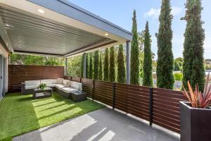 Stylish getaway near beach with stunning sunsets