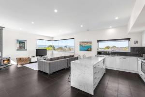 Stylish getaway near beach with stunning sunsets