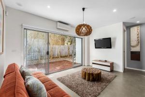 Stylish getaway near beach with stunning sunsets