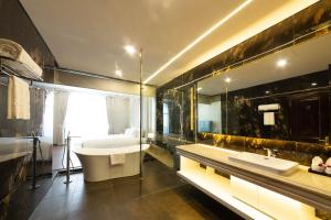 Adamo hotel Hung Yen