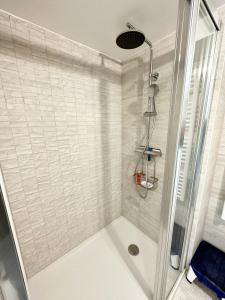 Appartements Spacieux T4 neuf de standing Plein bourg : photos des chambres