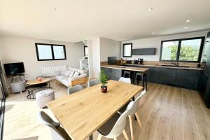 Maisons de vacances Luxury ! Contemporaine neuve Vue imprenable 180 : photos des chambres