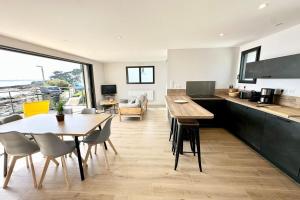 Maisons de vacances Luxury ! Contemporaine neuve Vue imprenable 180 : photos des chambres