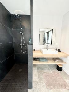 Maisons de vacances Luxury ! Contemporaine neuve Vue imprenable 180 : photos des chambres