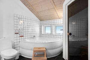 Summer House In Beautiful Nature In Brunshuse