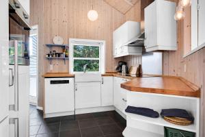 Summer House In Beautiful Nature In Brunshuse