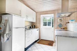 Cozy Cottage In A Quiet Area Close To The Beach