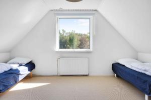 Summerhouse With Both Island Charm And Sea View