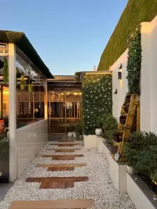 Luxurious & Private Penthouse - Khekra