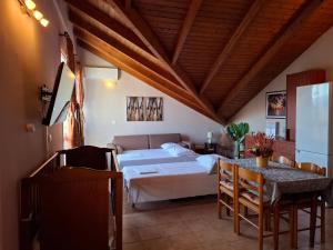 Penthouse Apartment room in Belleza Villa