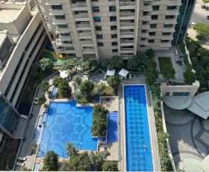 Trophy - 29 Boulevard Tower Downtown Suite