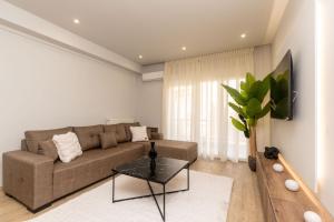 Allure Mitropoleos by G&O