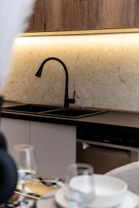 Allure Mitropoleos by G&O