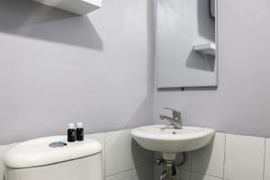 Comfy Studio Apartment at Grand Asia Afrika By Travelio