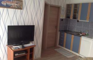 VILLA VERA Apartments with pool, 200 m from the beach