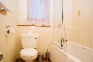 Superb 2 Bedroom Flat - Refurbished Dec 2024