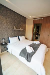 So Stylish et chic Appartement Maarif Palmier Prés De Station Tramway Hassan 2 et Restaurant Luigi Pas de Vis-à-Vis Casablanca