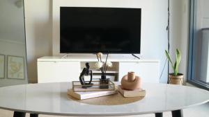 Cozy Minimalist 1 Br Apt near Hornsby mall & trains