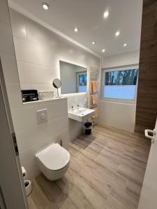 Zwei Ferienwohnungen Anker max 5 Personen & Leuchtturm max 4 Personen, direkt in Steinhude Scheunenviertel, Balkon, WLAN , Privater Parkplatz, Wallbox