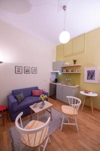 Garden-studio in a mansion-Athens-Chalandri center