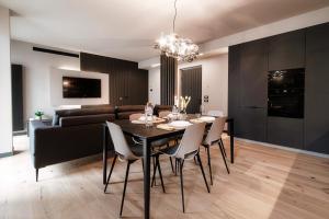 Scarlett - by MyHomeInComo