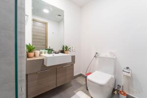 Everluxe Comfy Studio In Bloom Tower B