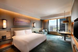 Premium King Room - City View