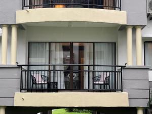 D Savoy A Famosa 2 BR by Oasis