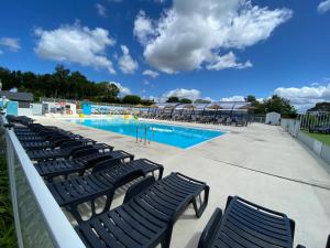 Villas Charmant chalet situe dans un camping 4 etoiles - 4 a 6 personnes - TILIO : photos des chambres
