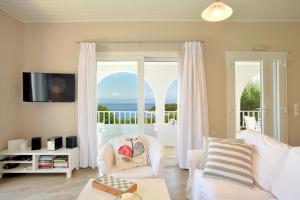 Lioniskari Seaviews - Paxois Private Pool Oasis