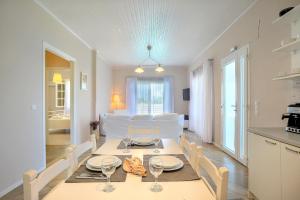 Lioniskari Seaviews - Paxois Private Pool Oasis