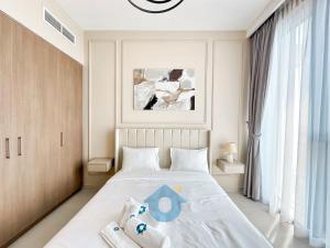 Like Home - 3810 Elegant 2-BHK with Panoramic Creek Views