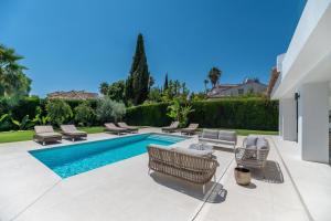 Luxury 5 bed Villa - Heated pool