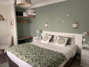 Hotels Hotel Les Embruns : photos des chambres