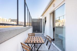 TOP New apartment center Los Cristianos