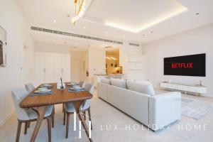 LUX The Tiara Burj View Suite 2