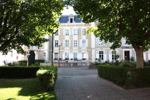 Appartements Meubles Tourisme Beddelem : Appartement - Vue sur Jardin