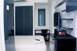 Nice and Homey Studio at Sayana Bekasi Apartment By Travelio