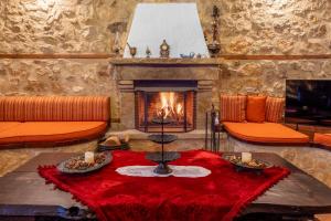 Manor House est. 1890