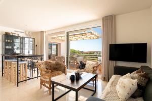 Alcazaba Lagoon Estepona - Luxury Boho Apartment