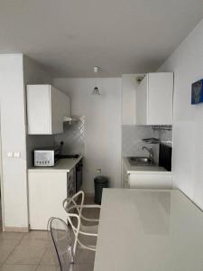 Debussy One Bedroom Apartment with a Balcony