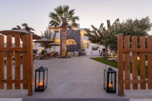 Santorini Villatzio Suites