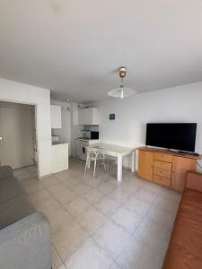 Debussy One Bedroom Apartment with a Balcony