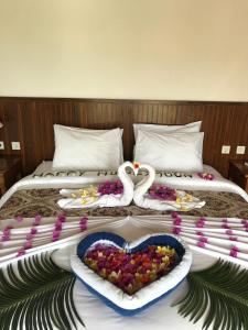 The Local Are Guling