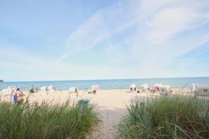Haus Inselwind FeWo MEERstrand mit Schwimmbad und Saunanutzung im AHOI-Erlebnisbad Sellin